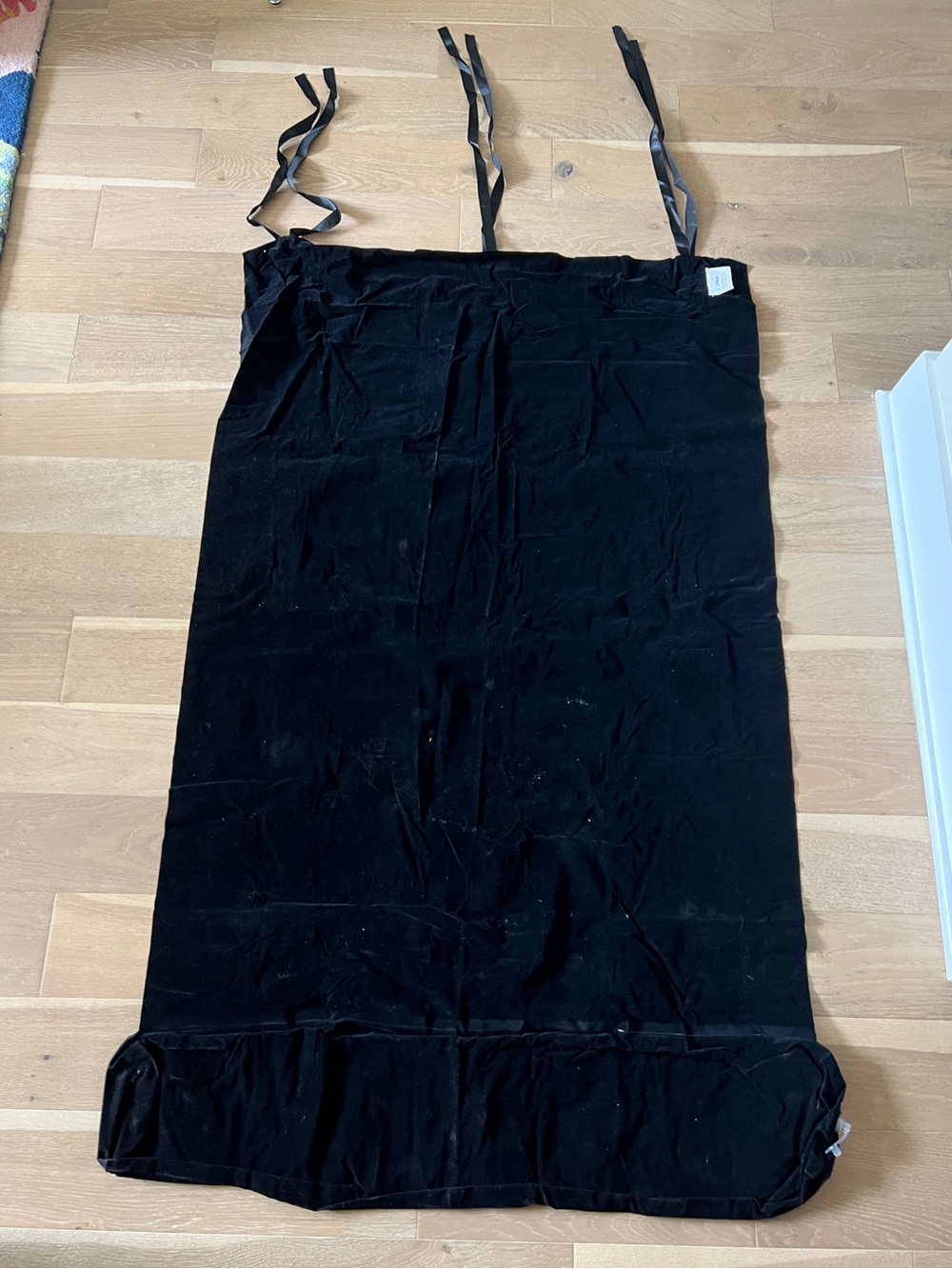 Inflatable tanning mat